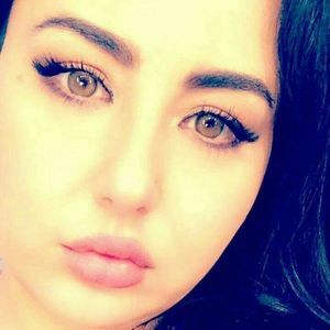 Meet your Posher, Layal